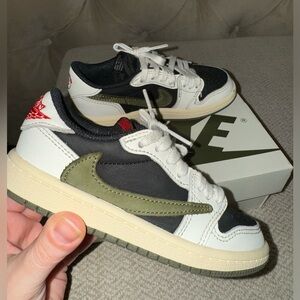 Jordan 1 Retro Low Travis Scott Olive 11C